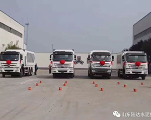 提車火熱 陸達(dá)牌粉料撒布車憑什么火遍“四海八荒”