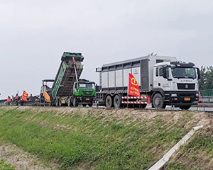 產(chǎn)品聚焦 ▏九州陸達(dá)水泥凈漿灑布車(chē)助力滬陜高速施工