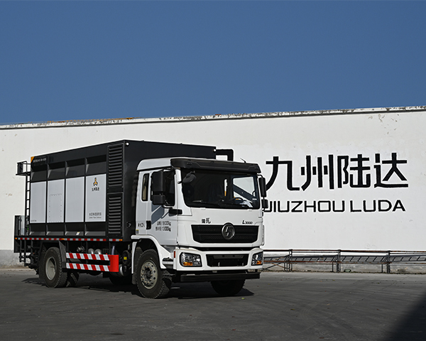 山東陸達(dá)牽頭編制《水泥凈漿灑布車(chē)》行業(yè)團(tuán)標(biāo)審查會(huì)圓滿(mǎn)成功